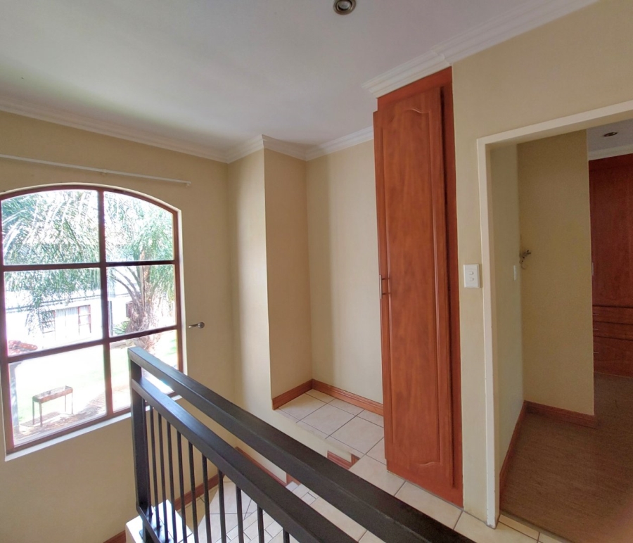 3 Bedroom Property for Sale in Gateway Manor North West
